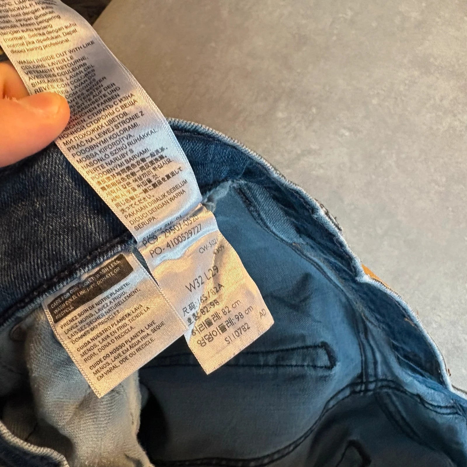 Levis 502 Regular Taper Jeans Mens W32 L29 Mid Wash Denim Vintage Red Tab Tapered Straight Leg Faded