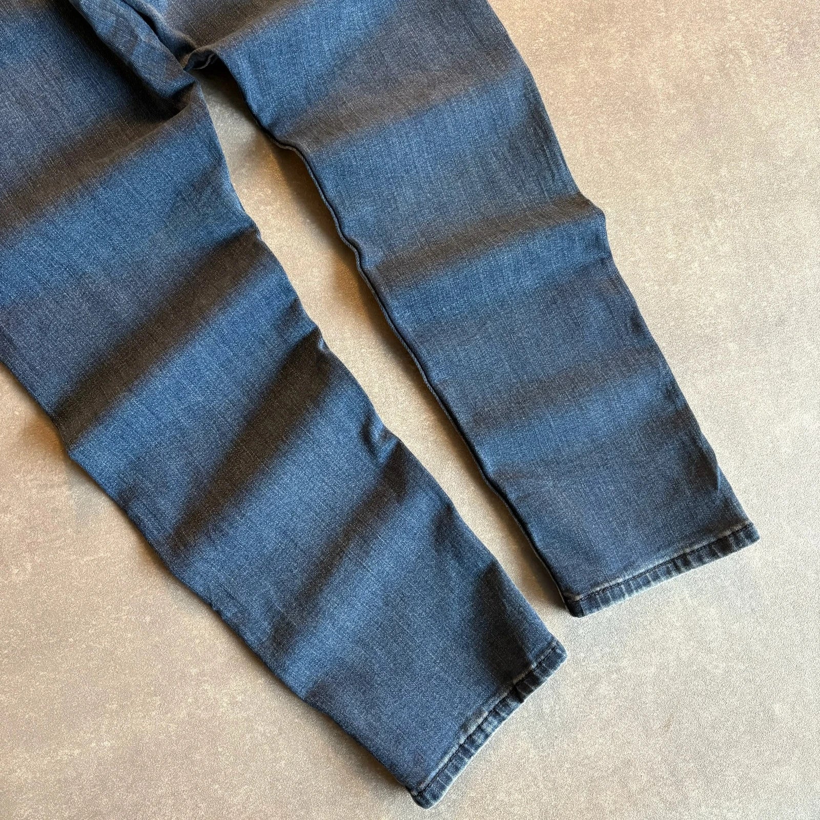 Levis 502 Regular Taper Jeans Mens W32 L29 Mid Wash Denim Vintage Red Tab Tapered Straight Leg Faded