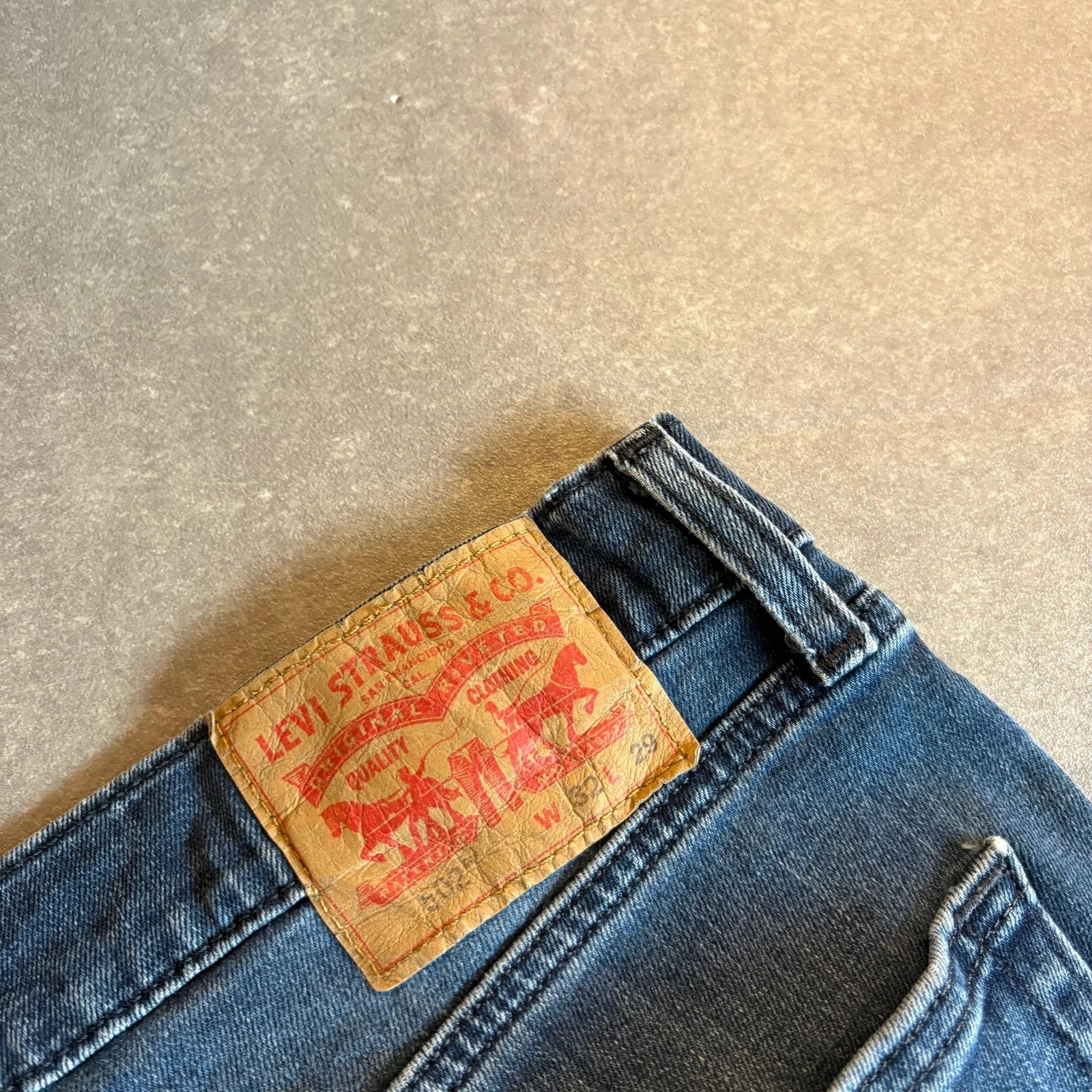 Levis 502 Regular Taper Jeans Mens W32 L29 Mid Wash Denim Vintage Red Tab Tapered Straight Leg Faded