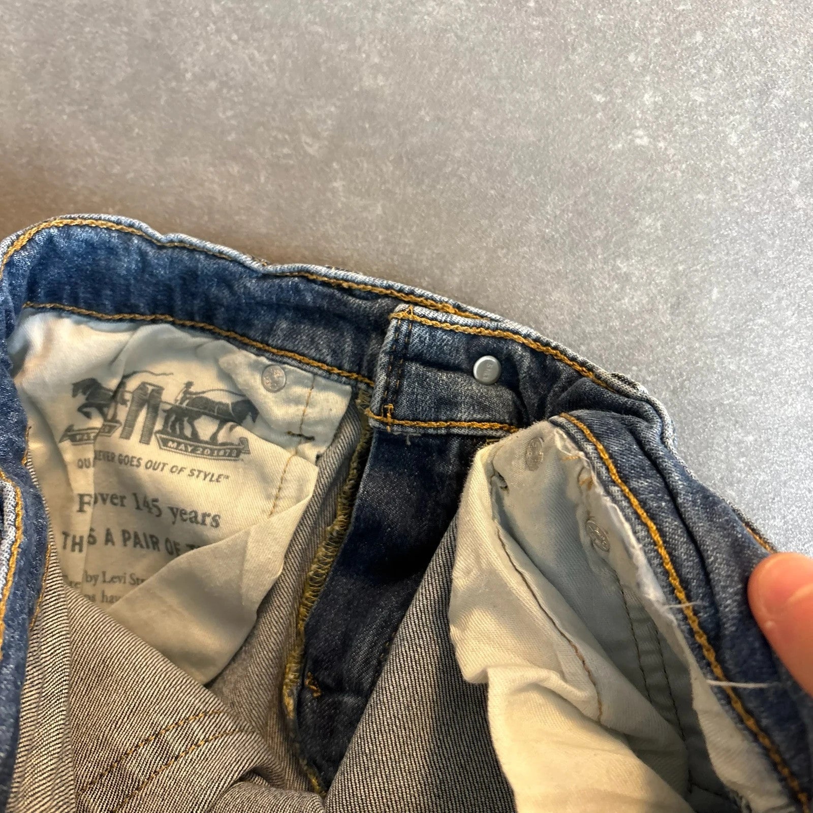 Levis 511 Slim Fit Jeans Mens W29 L30 Mid Wash Blue Denim Vintage Red Tab Tapered Slim Distressed