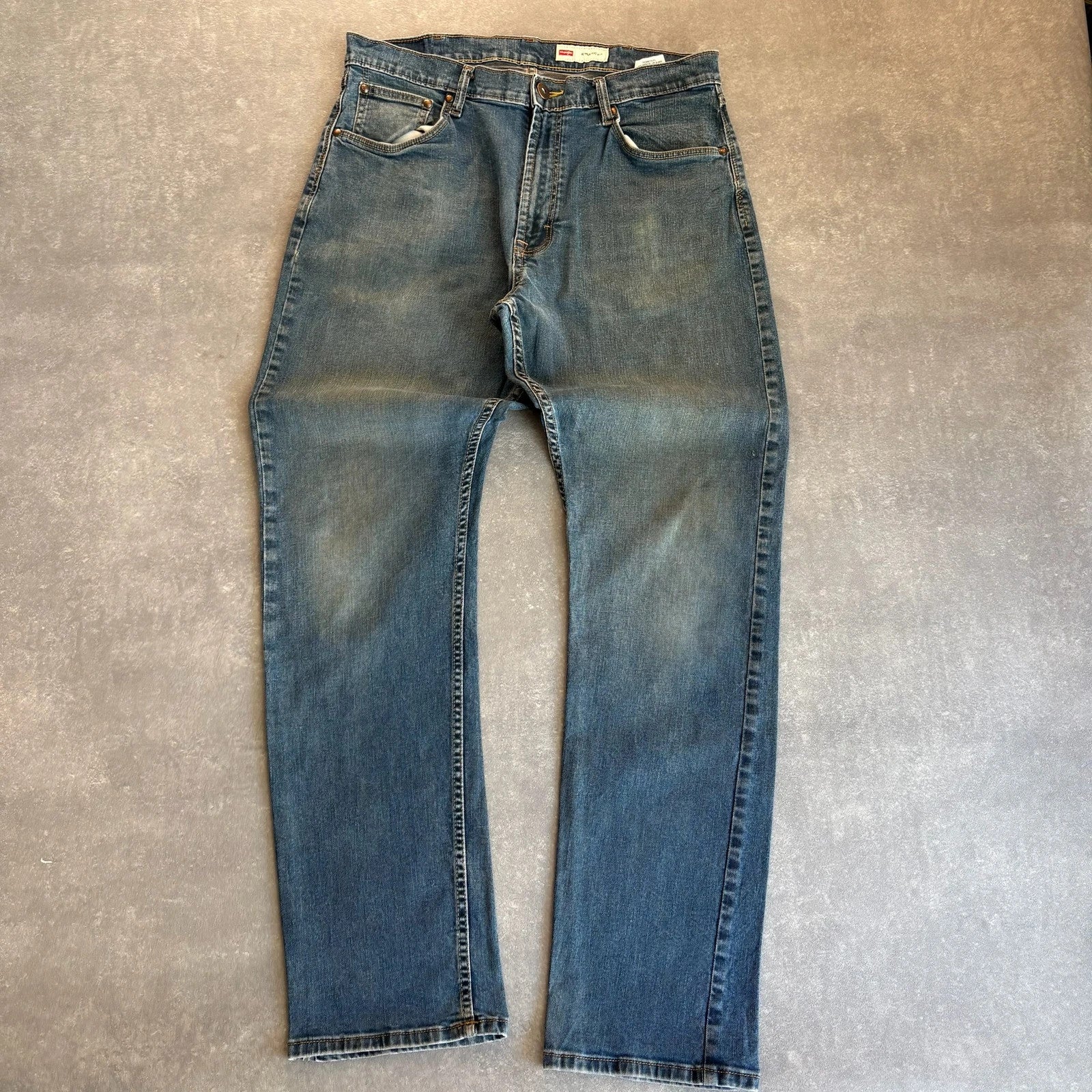 Wrangler Slim Fit Light Wash Denim Jeans Mens Straight Leg Red Tab Vintage Smaller Fit Casual Cotton