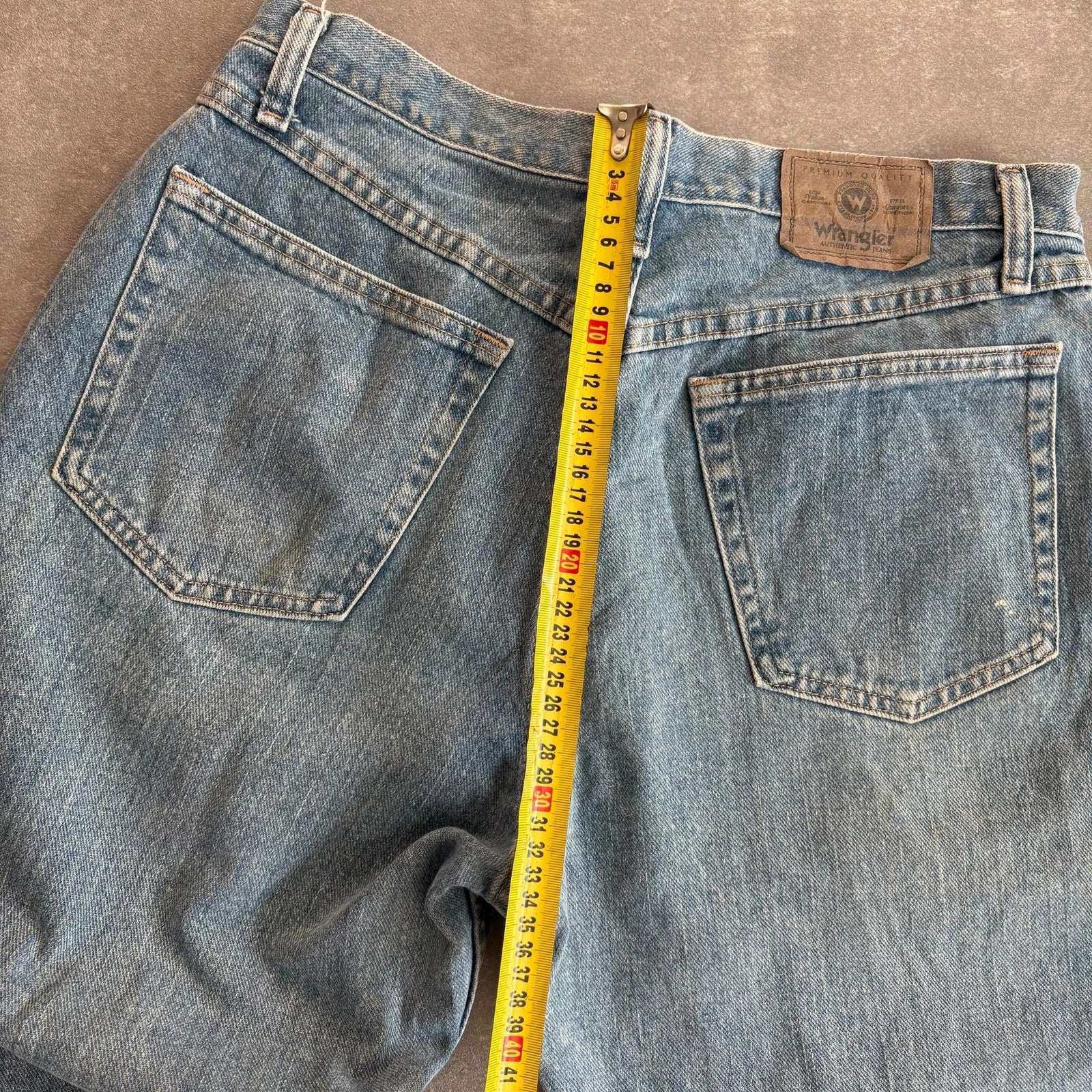 Wrangler Straight Leg Jeans Mid Wash Blue Denim Vintage Workwear Western Casual Mens W33 L32