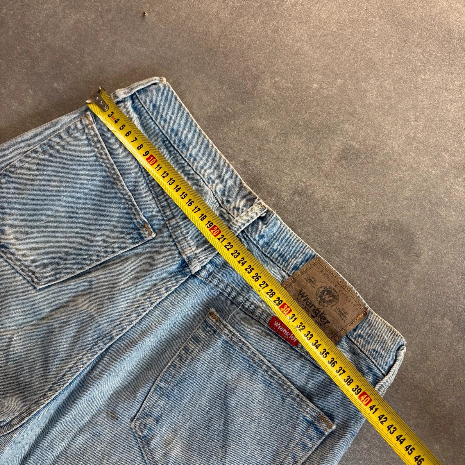 Wrangler Light Wash Jeans Faded Blue Denim Vintage Workwear Western Casual Straight Leg Mens W31 L30