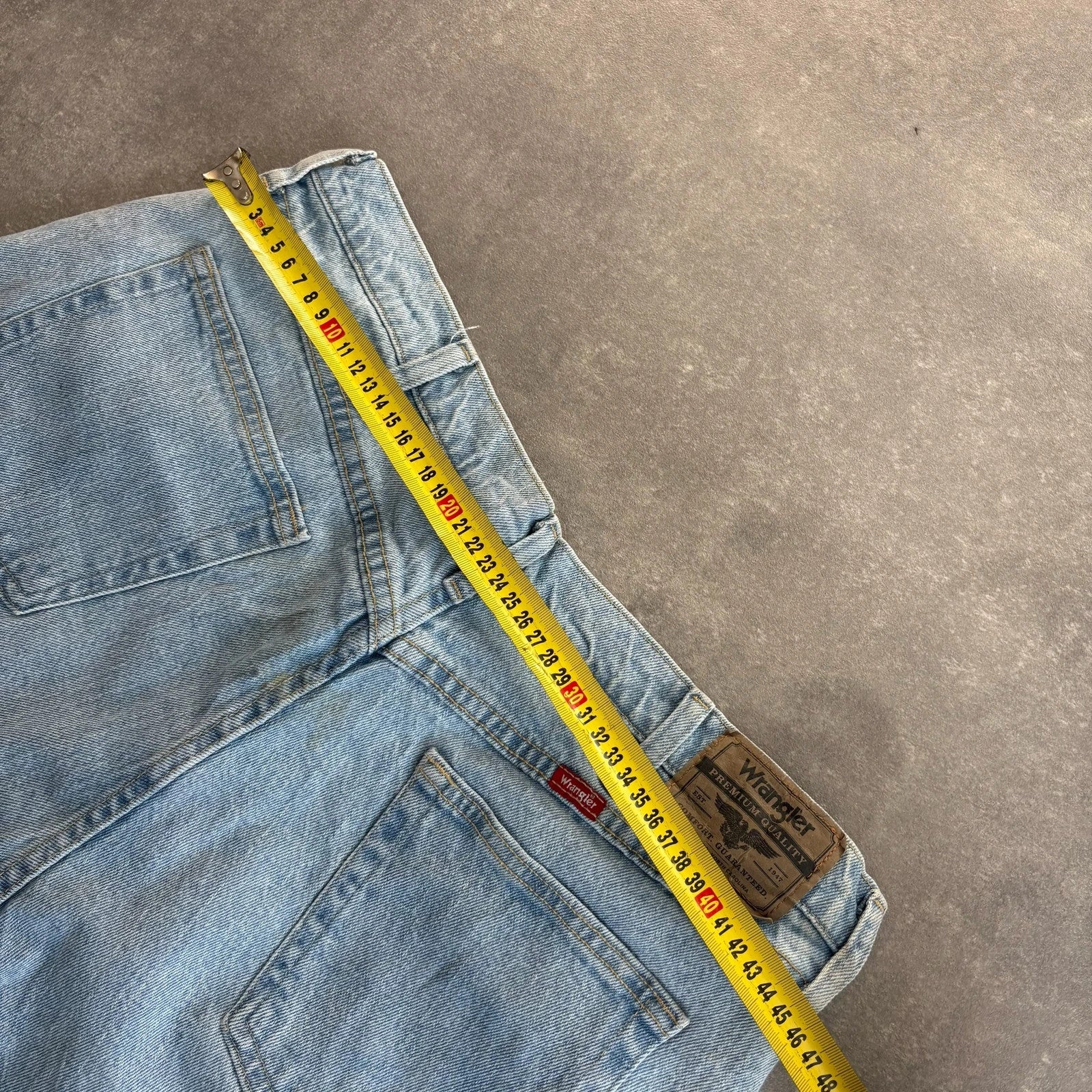 Wrangler Light Wash Jeans Faded Blue Denim Vintage Workwear Western Casual Straight Leg Mens W36 L32