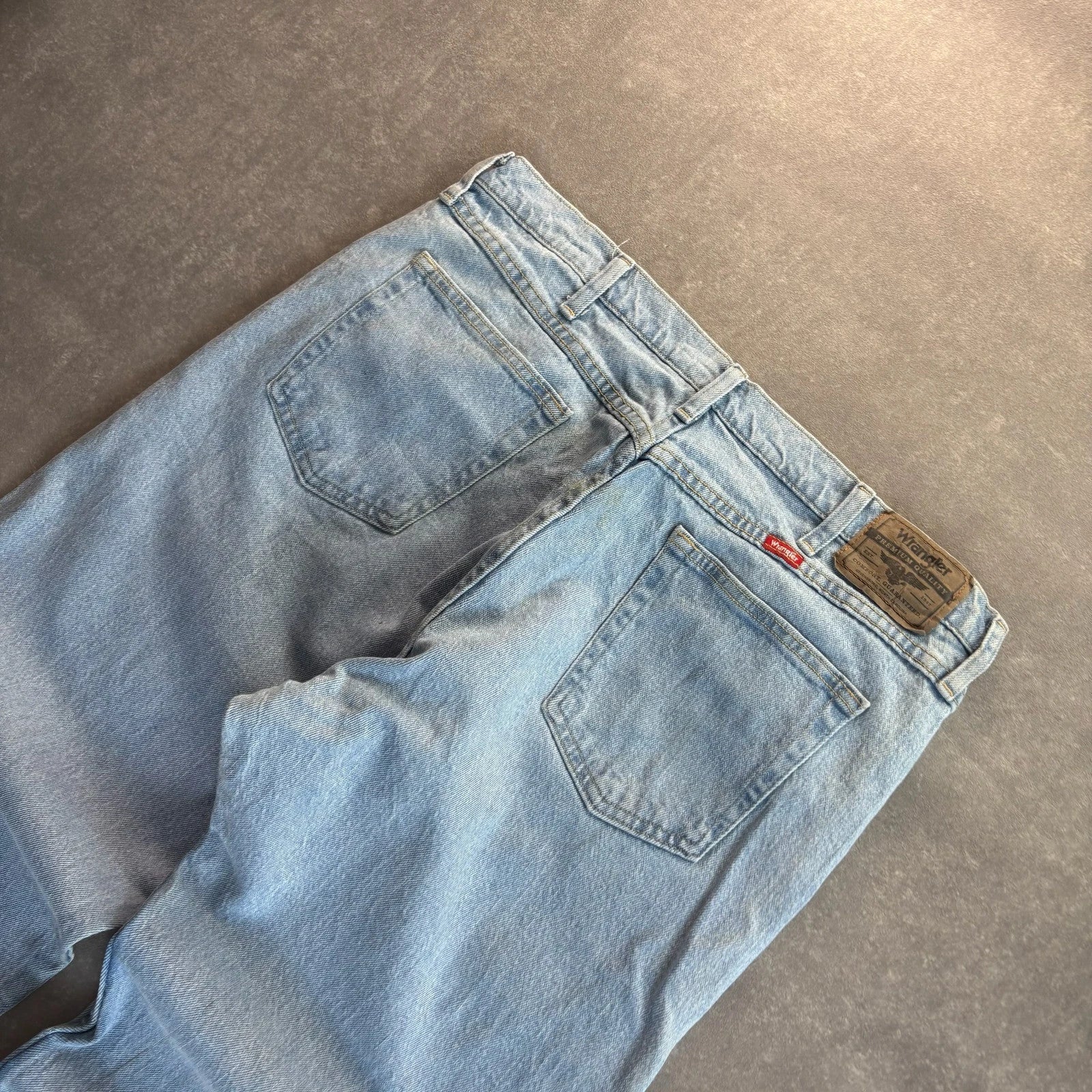 Wrangler Light Wash Jeans Faded Blue Denim Vintage Workwear Western Casual Straight Leg Mens W36 L32