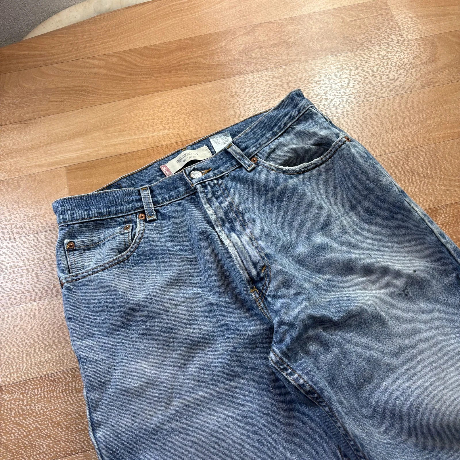 Levis 550 Relaxed Fit Light Wash Vintage Straight Leg Denim Jeans Mens