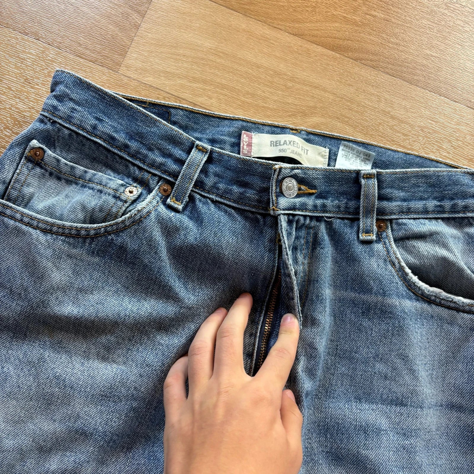 Levis 550 Relaxed Fit Light Wash Vintage Straight Leg Denim Jeans Mens