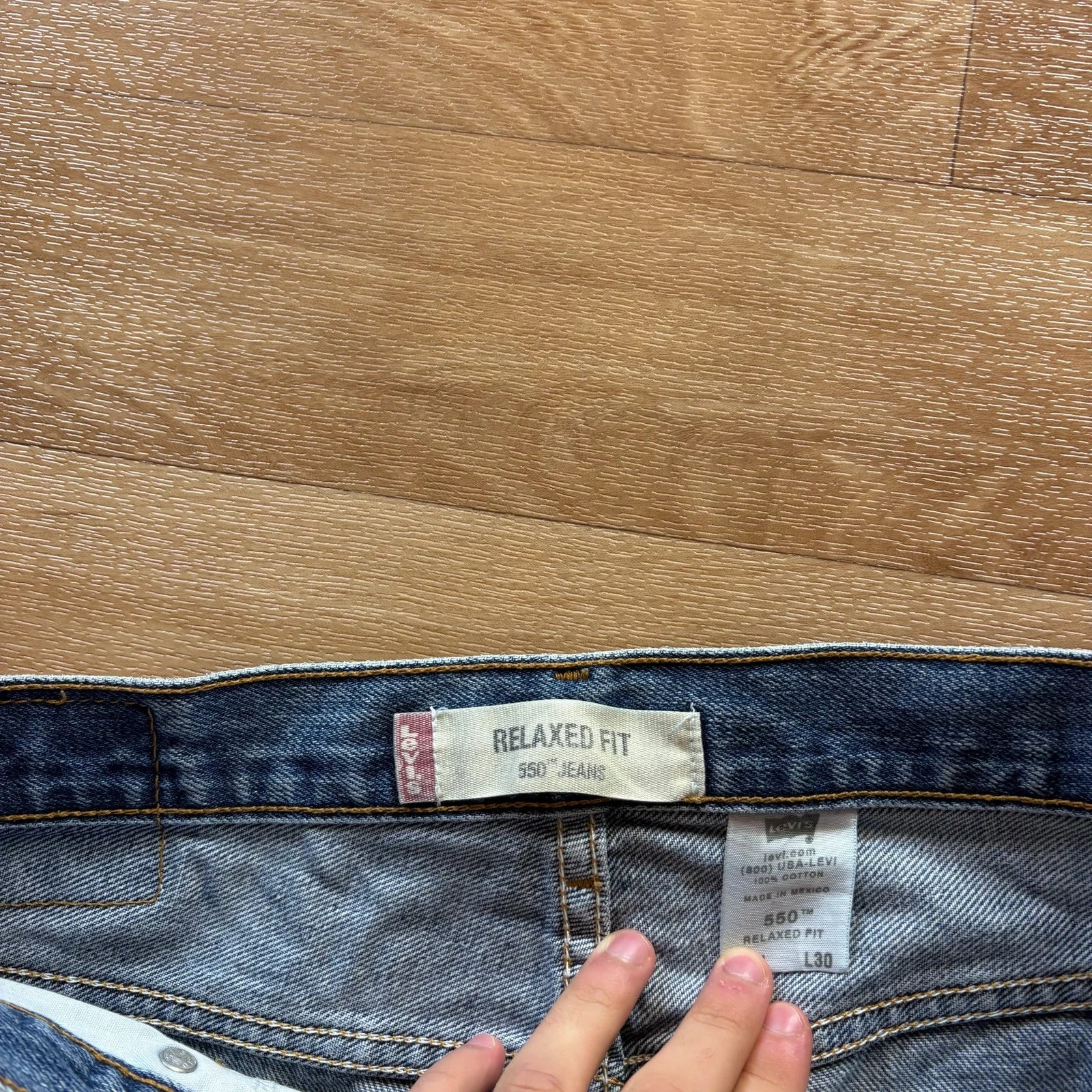 Levis 550 Relaxed Fit Light Wash Vintage Straight Leg Denim Jeans Mens