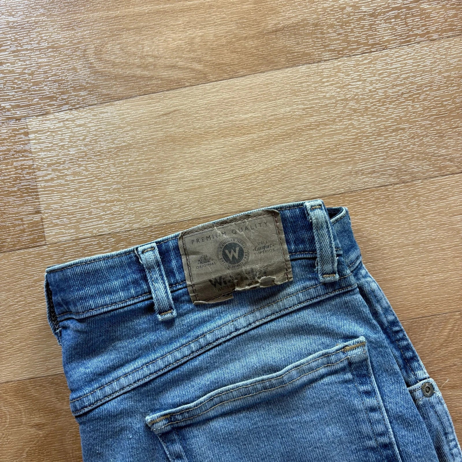 Wrangler Premium Quality Blue Regular Fit Straight Leg Vintage Denim Jeans Mens