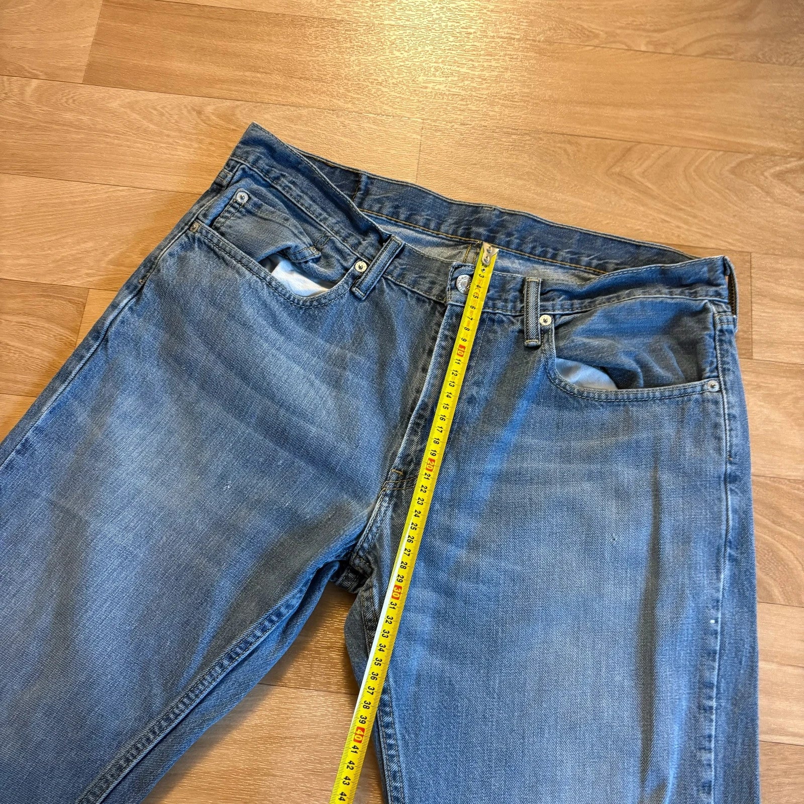 Levis Light Wash Straight Leg Faded Denim Jeans Vintage Red Tab Classic Five Pocket Mens