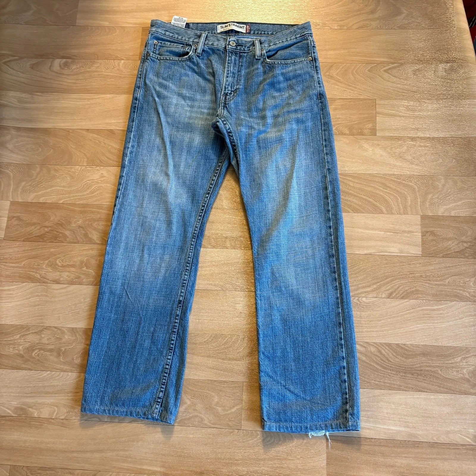 Levis 514 Slim Straight Medium Wash Jeans Faded Vintage Denim Whiskered Streetwear Mens