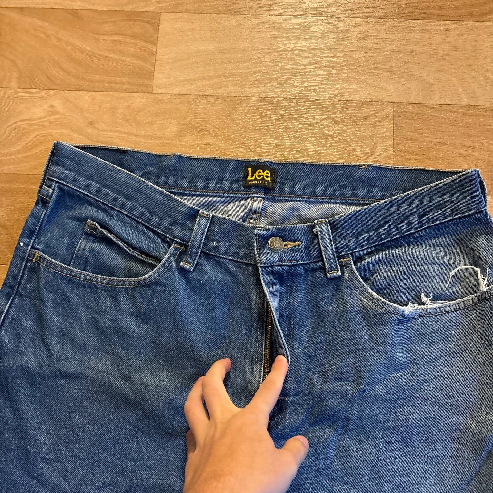 Lee Medium Wash Straight Jeans Leather Patch Vintage Blue Denim Workwear Rugged Mens