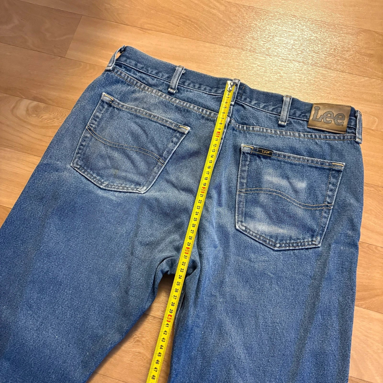 Lee Medium Wash Straight Jeans Leather Patch Vintage Blue Denim Workwear Rugged Mens