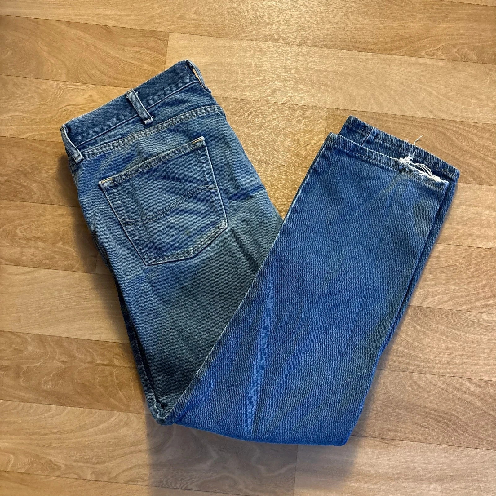 Lee Medium Wash Straight Jeans Leather Patch Vintage Blue Denim Workwear Rugged Mens