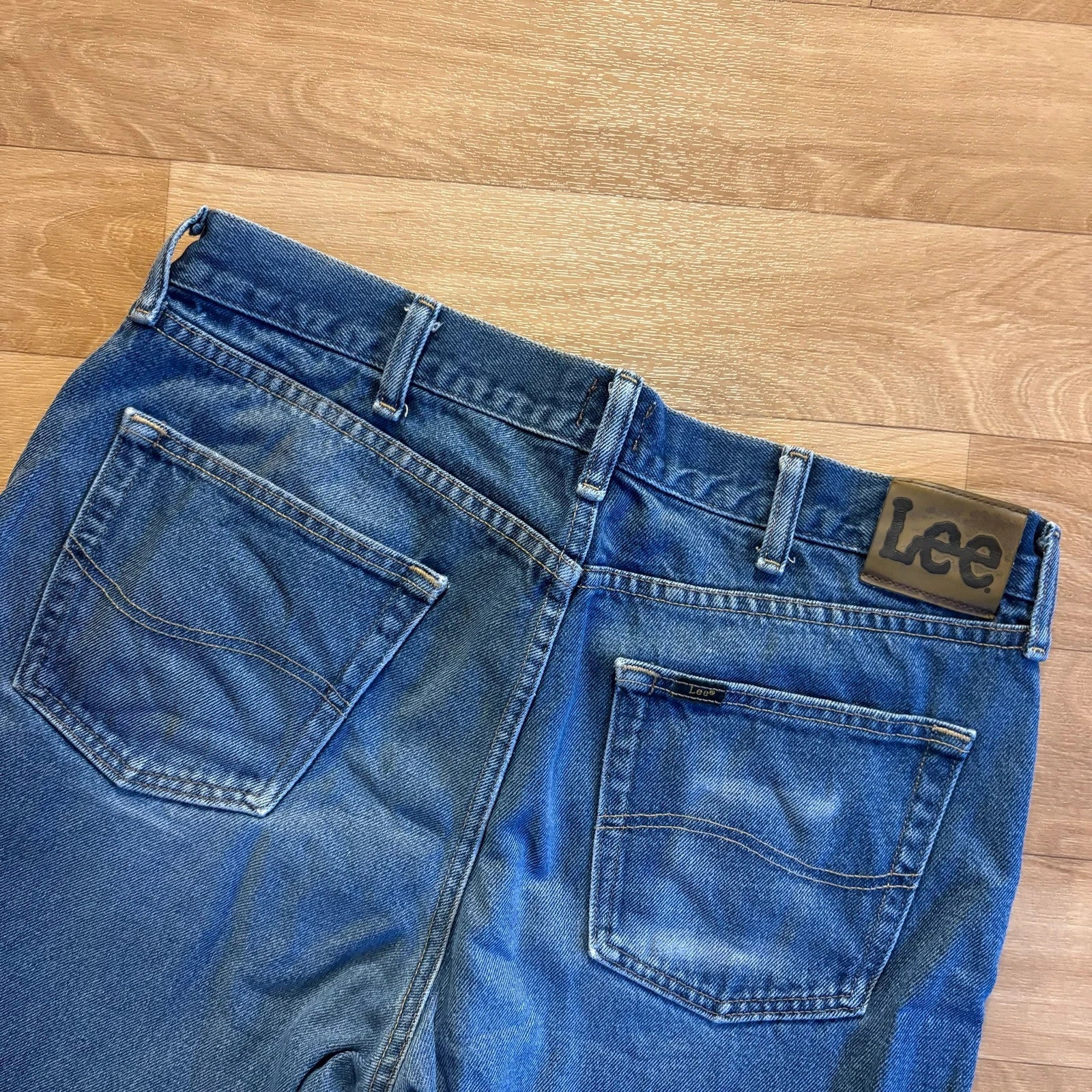 Lee Medium Wash Straight Jeans Leather Patch Vintage Blue Denim Workwear Rugged Mens