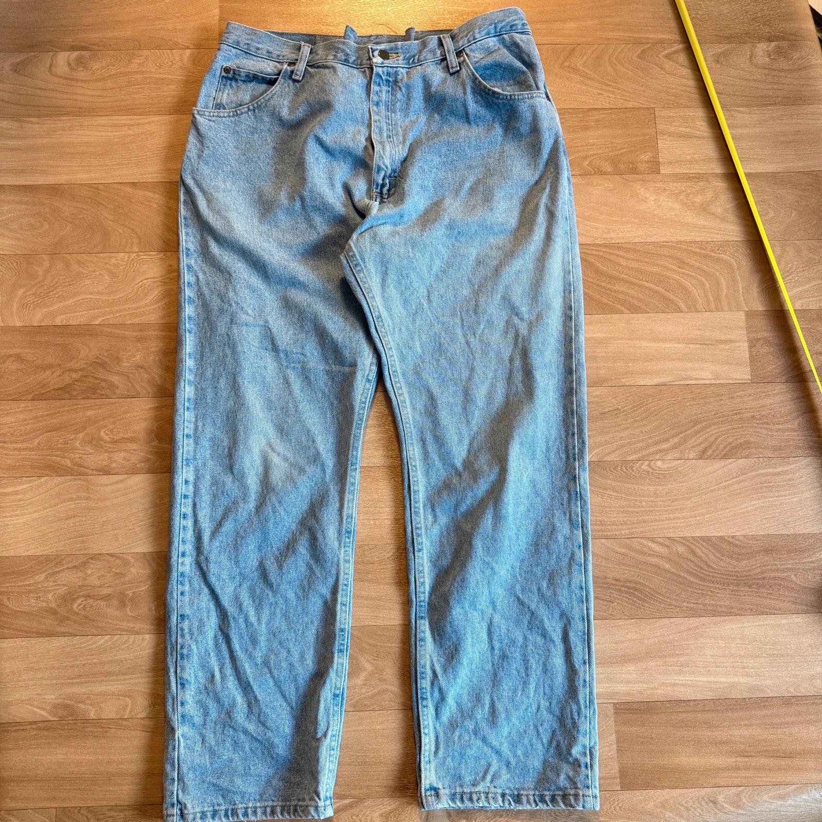 Wrangler Premium Quality Light Stonewash Straight Leg Jeans Comfort Guaranteed Denim Mens