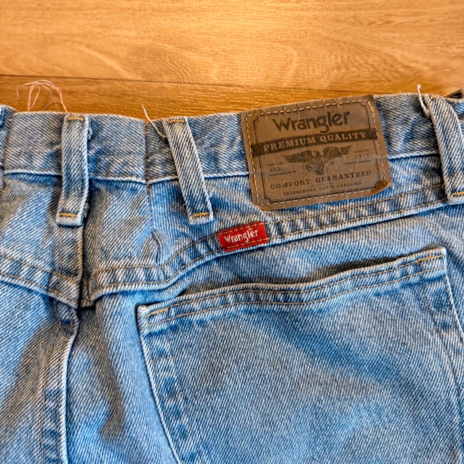 Wrangler Premium Quality Light Stonewash Straight Leg Jeans Comfort Guaranteed Denim Mens