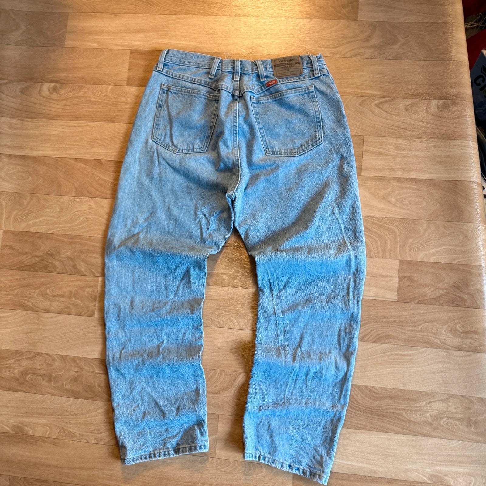 Wrangler Premium Quality Light Stonewash Straight Leg Jeans Comfort Guaranteed Denim Mens