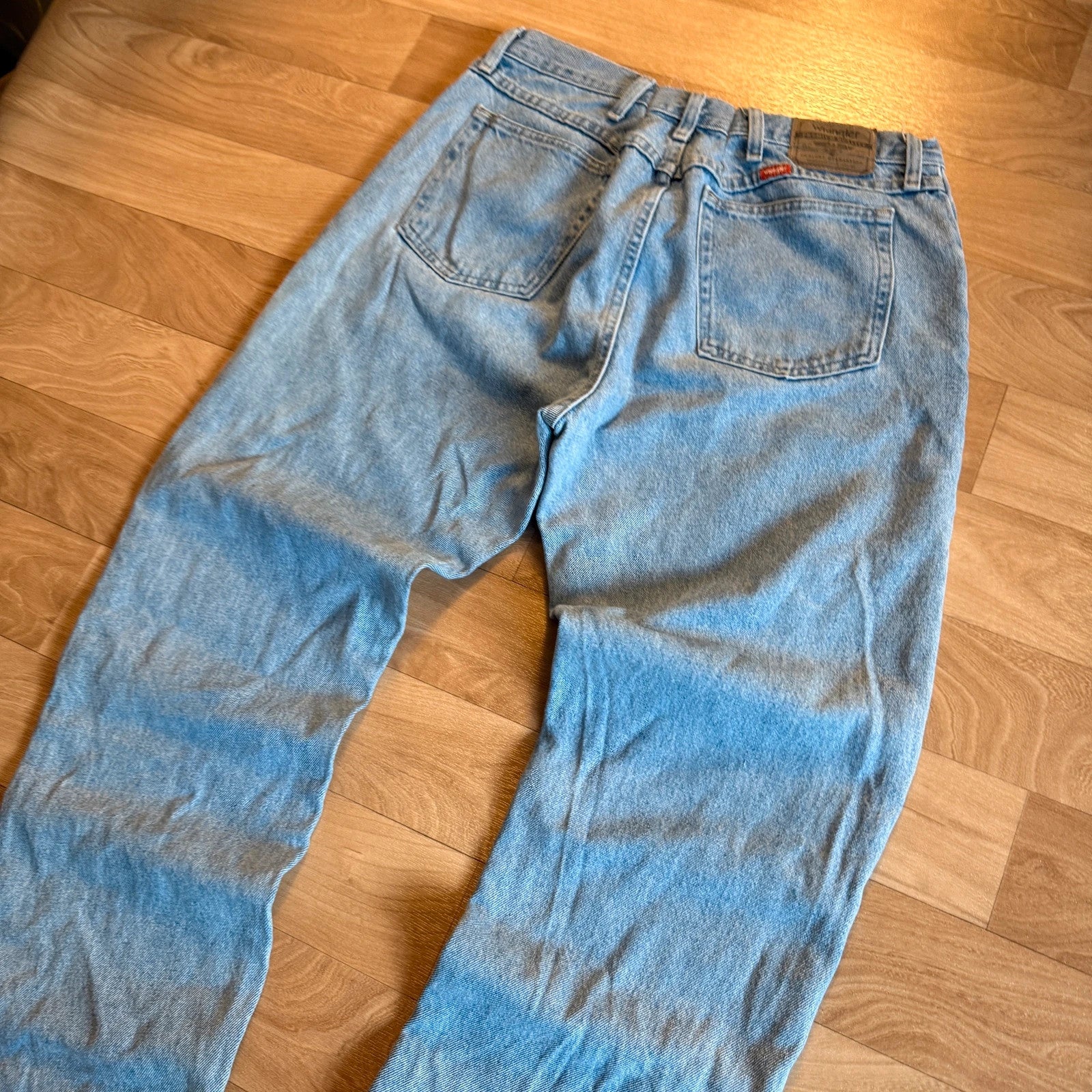 Wrangler Premium Quality Light Stonewash Straight Leg Jeans Comfort Guaranteed Denim Mens
