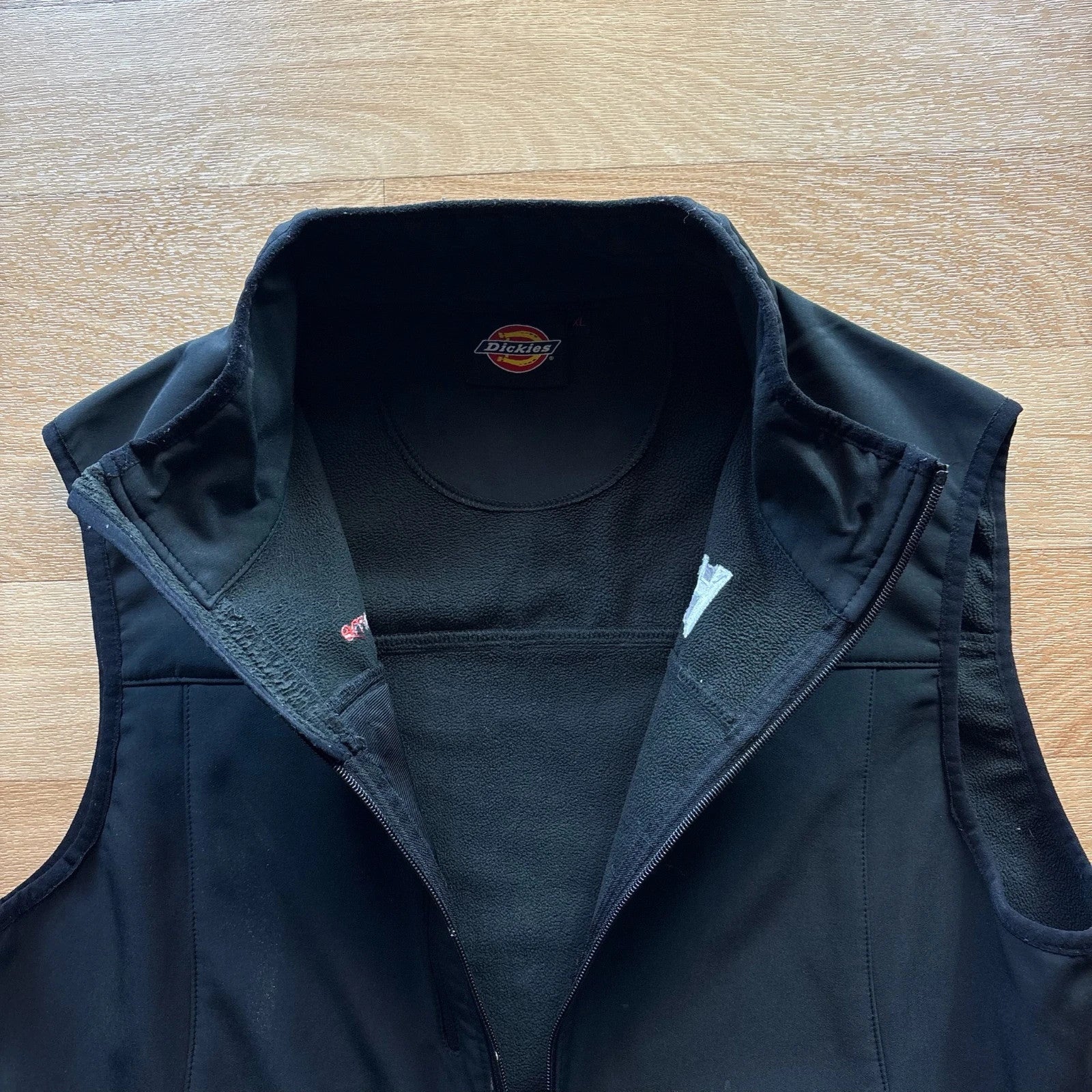 Dickies Black Softshell Gilet Honeywell Home H and V Controls Embroidered Zip Vest Mens