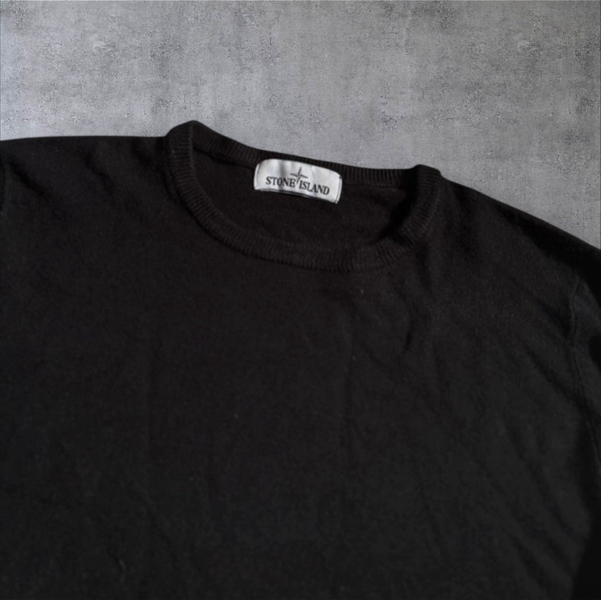 Stone island classic black crewneck sweater