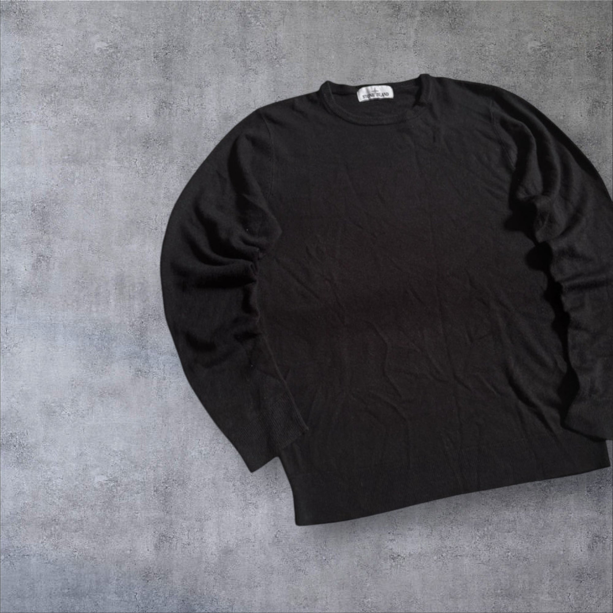 Stone island classic black crewneck sweater
